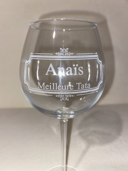 3CB20D7D-44AD-43FF-B8ED-F53A1F0E6A3B Verre à vin personnalisé. Verre gravé pour anniversaire et mariage – Image 10