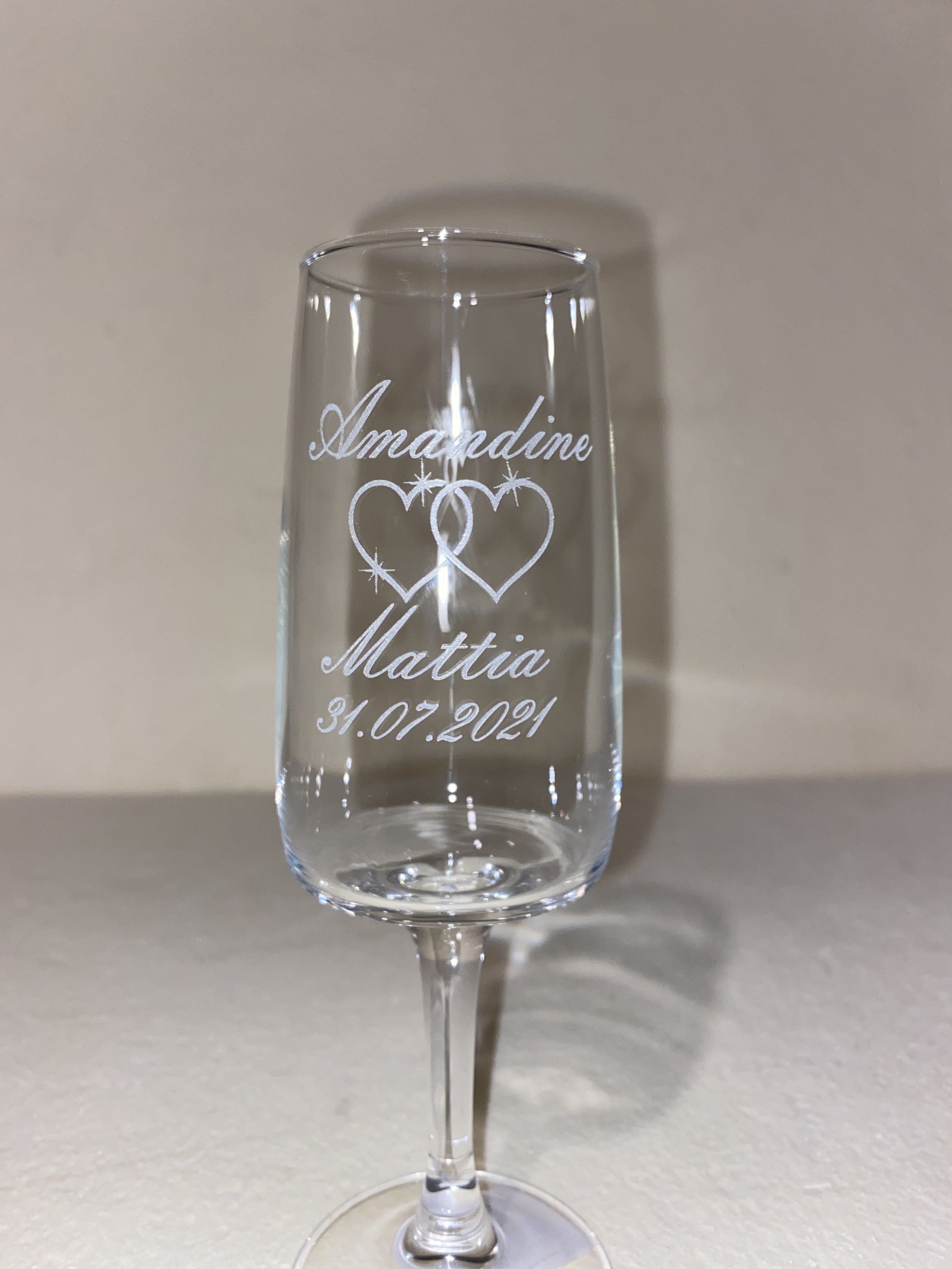 IMG_4036 Flûte à champagne personnalisée, Verre gravé pour anniversaire et mariage – Image 9