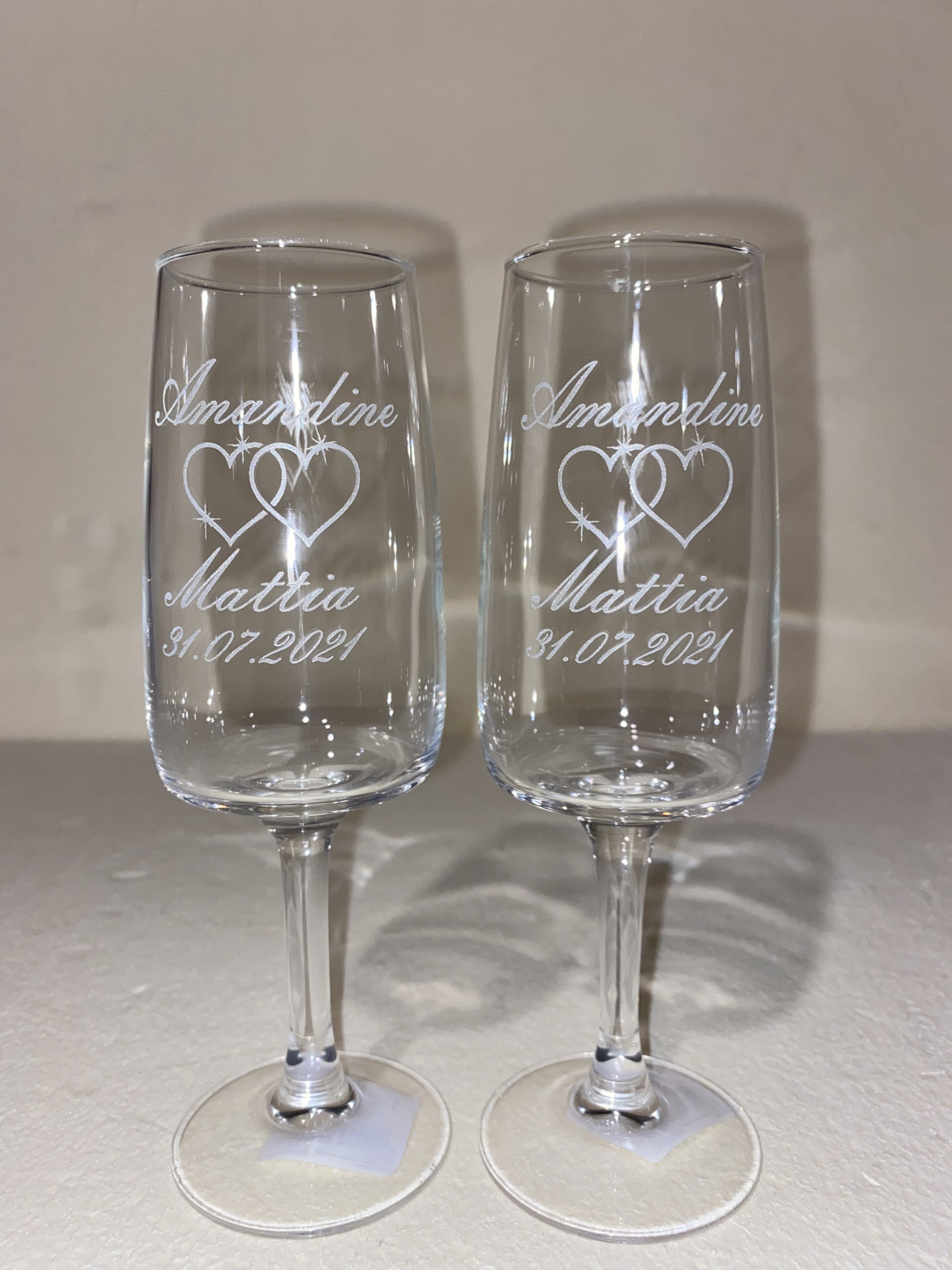 IMG_4037 Flûte à champagne personnalisée, Verre gravé pour anniversaire et mariage – Image 2