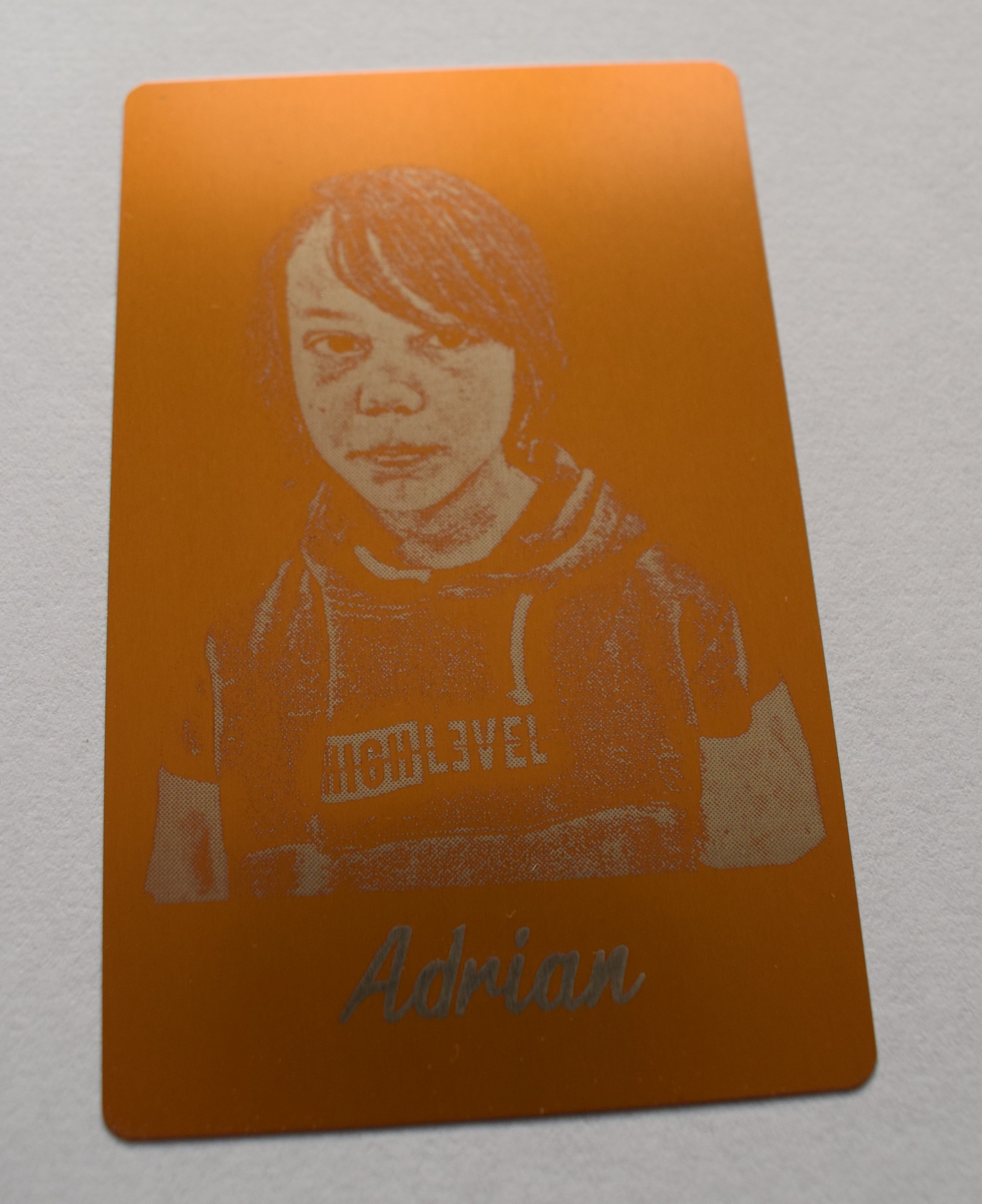 Portait gravée sur plaque aluminium Portait gravée sur plaque alu