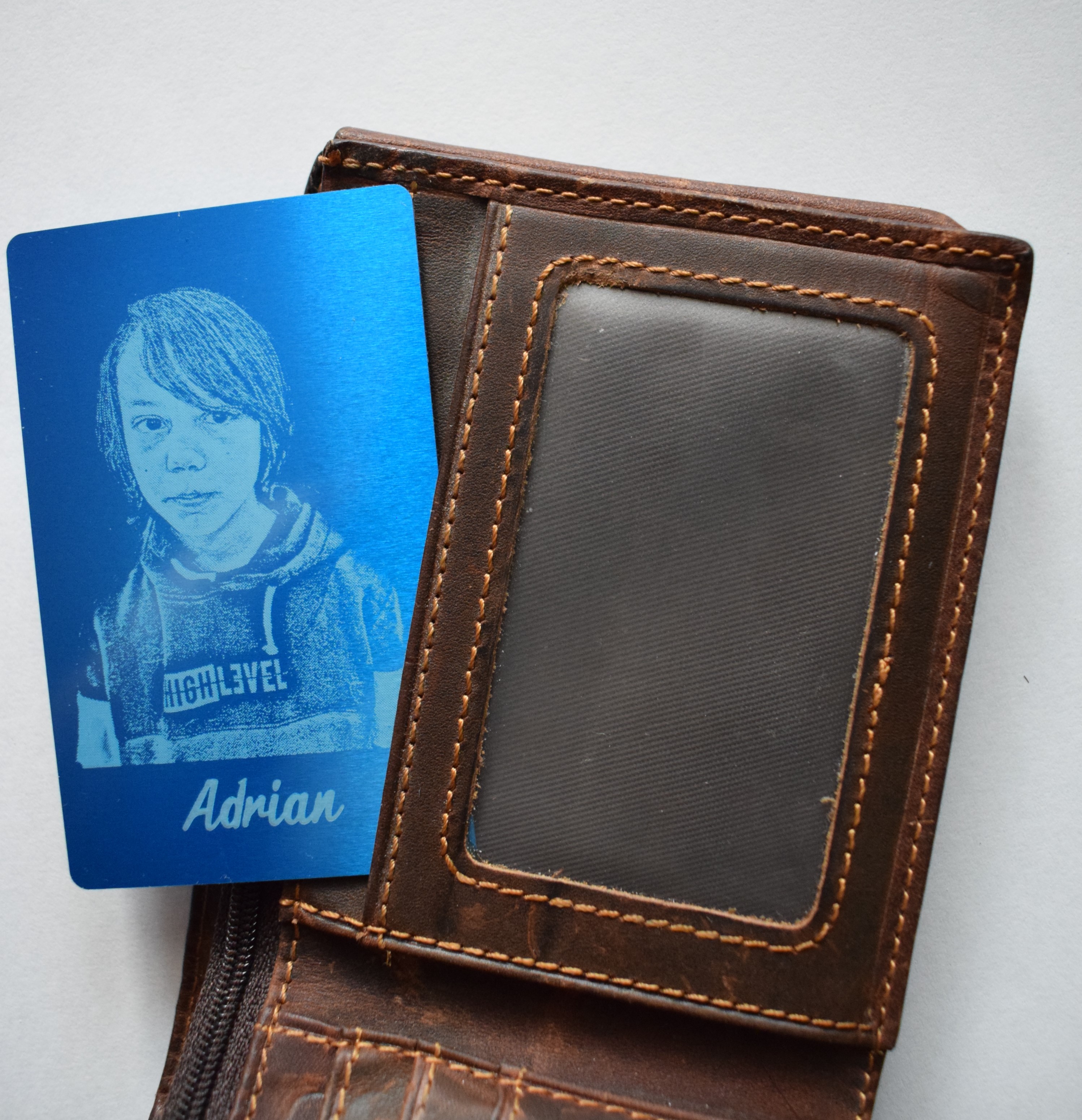 Portait gravée sur plaque aluminium Portait gravée sur plaque alu