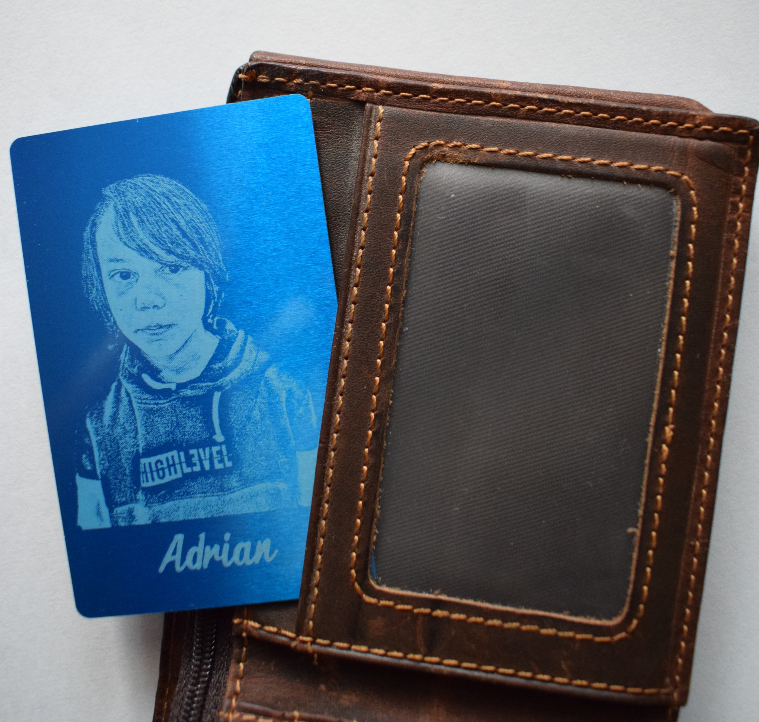 Portait gravée sur plaque aluminium Portait gravée sur plaque alu